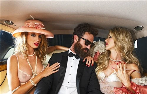 Foto Art - 'Man with 2 sexy Ladies'