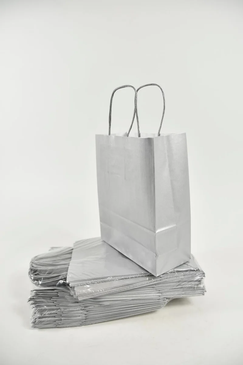 Draagtas Zilver kraft 18+8x22cm a 50 stuks gedraaid handv.