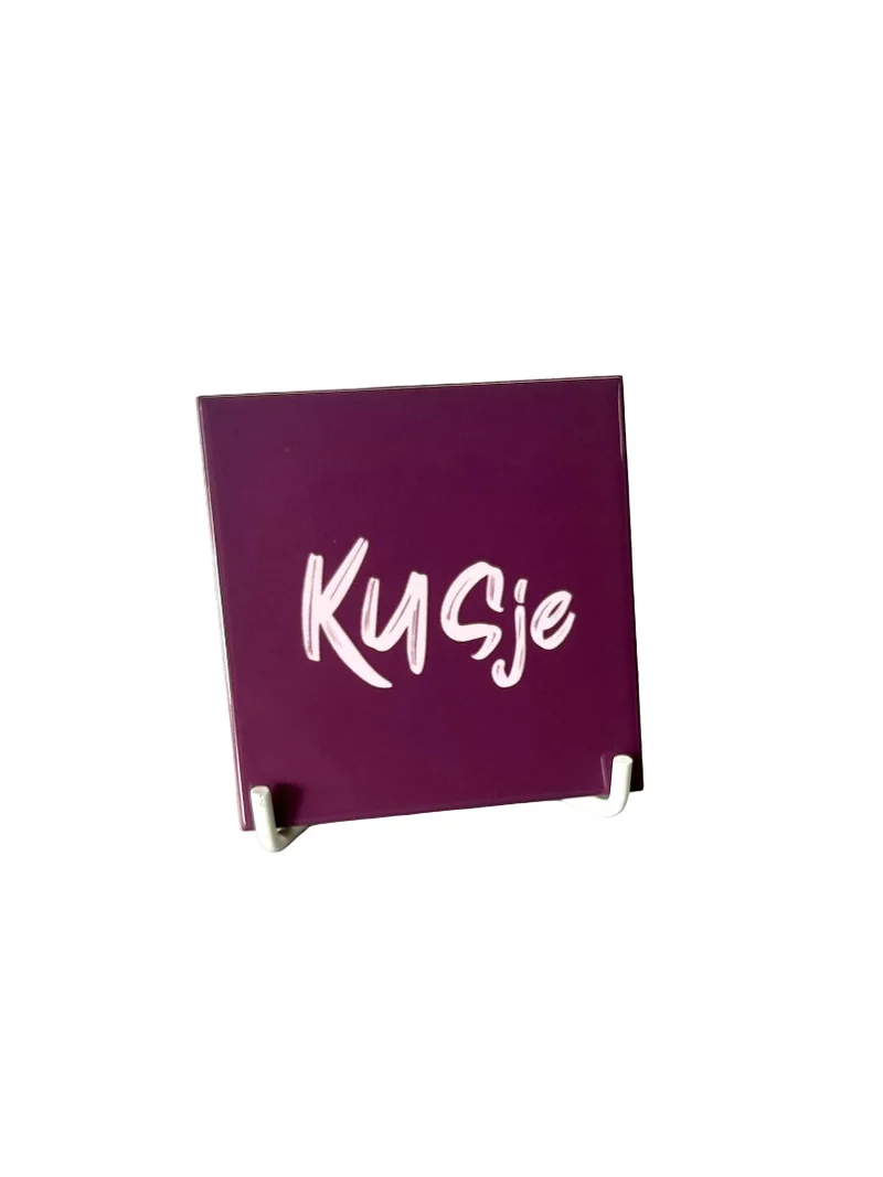 Tegeltje kusje keramiek 10,5x10,5x0,5cm keramiek