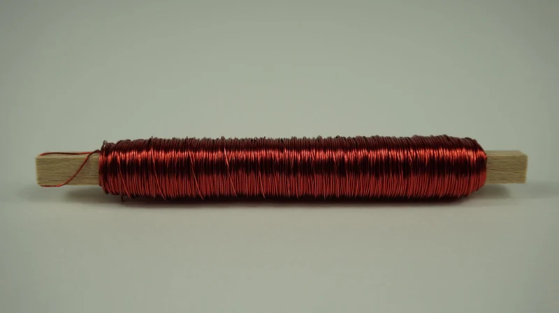 Klosje draad d en d gekleurd rood