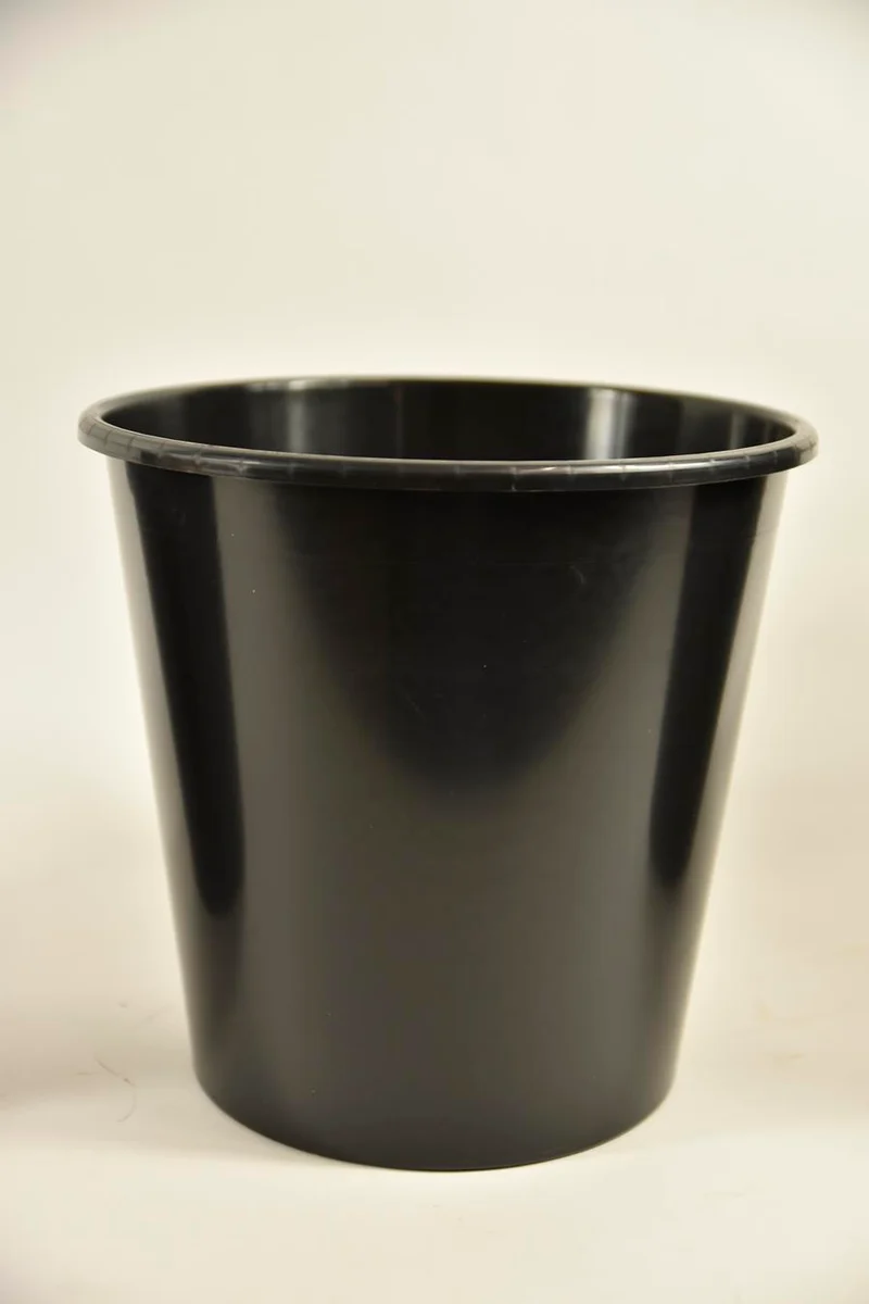 Bloemenemmer zwart Konika 10 liter