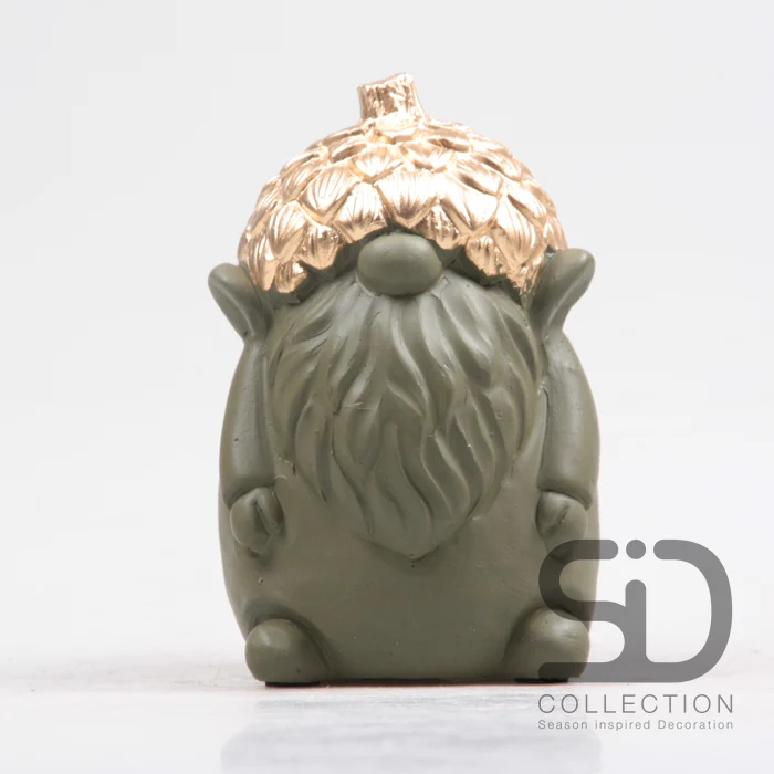 GNOME MET EIKEL CEMENT 9.5X9X14.3 CM OLIJFGROEN