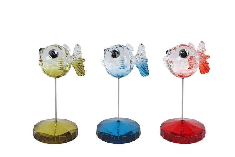 Sculptuur "Kogelvïs" o/steel groen/blauw/rood 3 assortie acryl 6,5x7x15cm