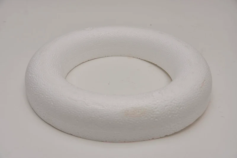 RING Ø 30 x 6 cm half rond styropor