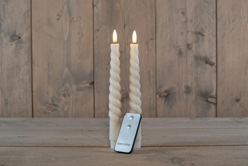 DINERKAARS B.O. 2ST IVOOR SWIRL WAX 23CM 3D LONT MET AFSTANDSBEDIENING 2X2AAA