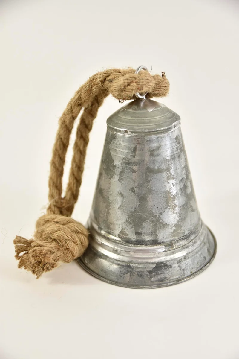 Zinken bel Old-finish D15,5 H19cm met jute touw 26cm