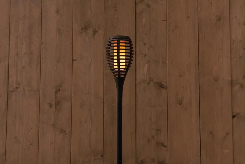 SOLAR FAKKEL MET VLAMEFFECT ZWART 12LED/10X61CM