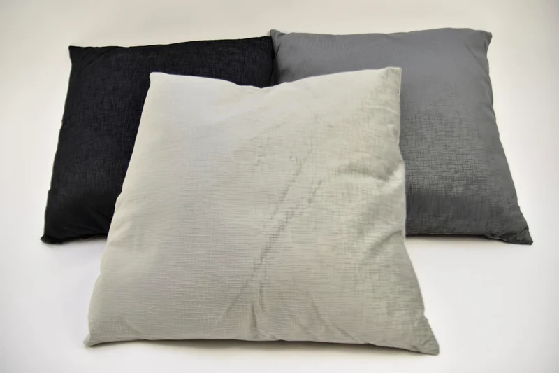 KUSSEN VELVET 45X45CM 3ASS