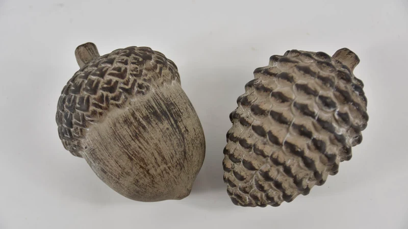 EIKEL/DENNENAPPEL M AARDEWERK 13X10X10 CM ASSORTIE