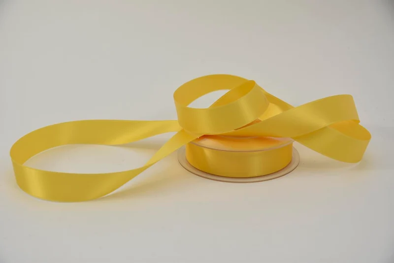 Satijnlint 25 mm x 25 mtr geel