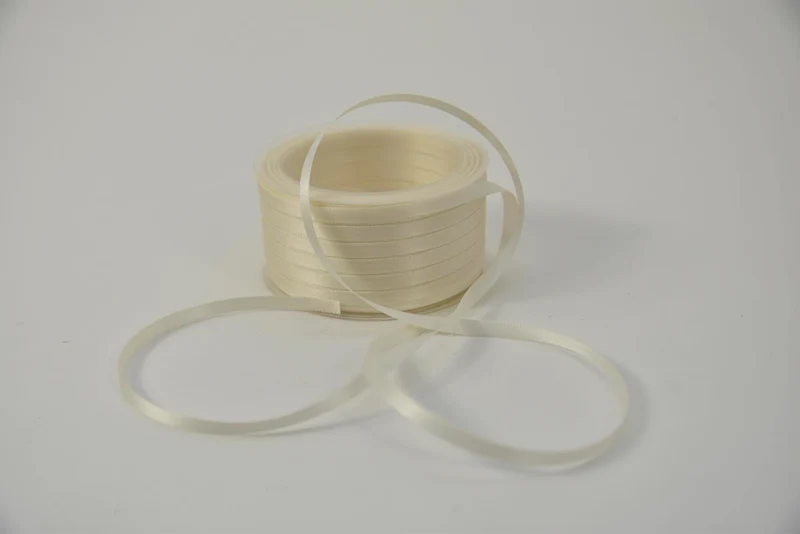 Satijnlint 6 mm x 50 mtr ivory