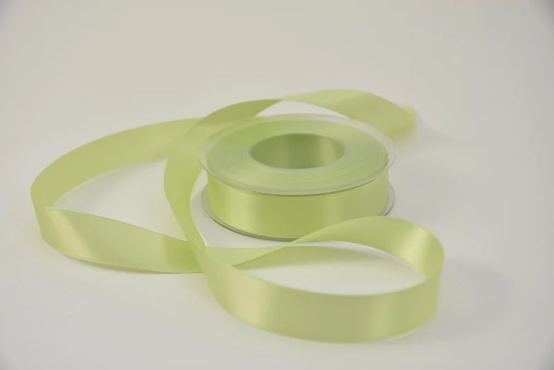 Satijnlint 25 mm x 25 mtr lichtgroen