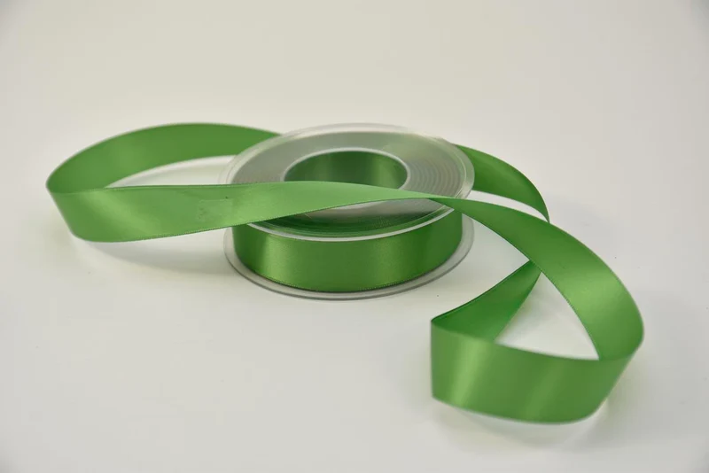 Satijnlint 25 mm x 25 mtr appelgroen