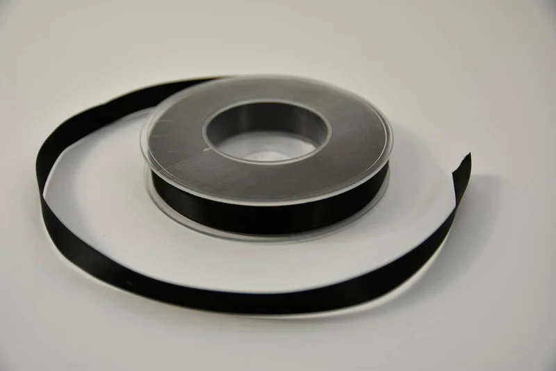 Satijnlint 15 mm x 25 mtr zwart