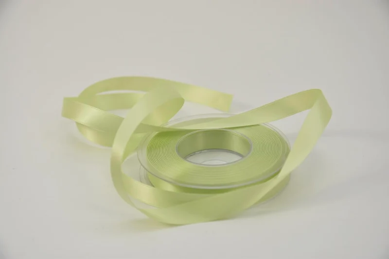 Satijnlint 15 mm x 25 mtr lichtgroen