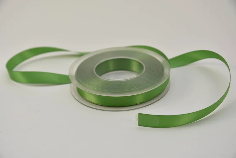 Satijnlint 15 mm x 25 mtr appelgroen