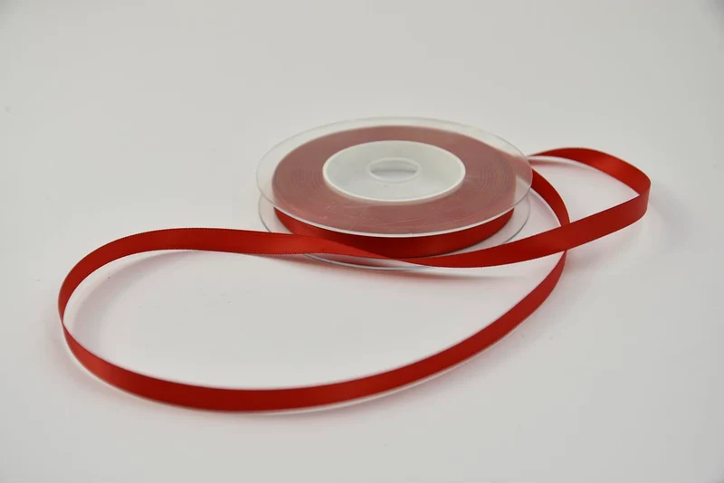 Satijnlint 10 mm x 25 mtr rood