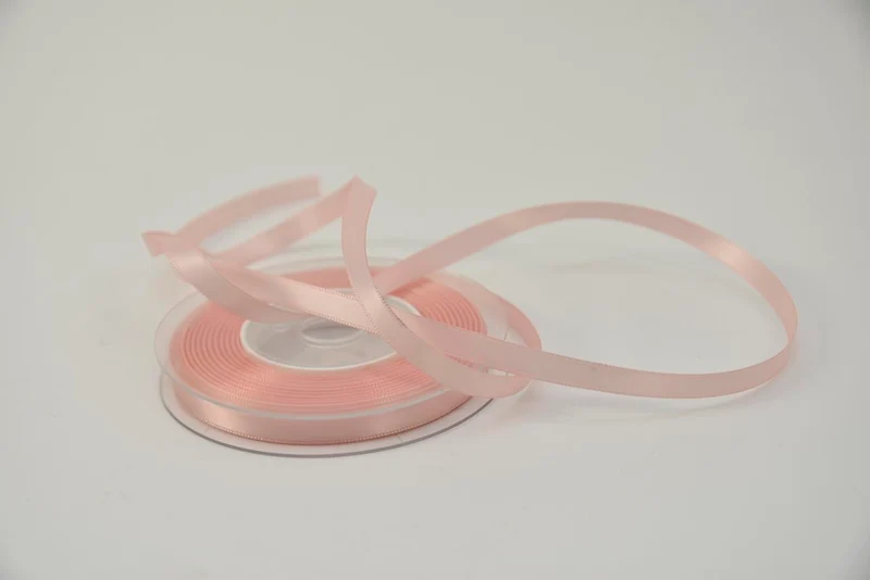 Satijnlint 10 mm x 25 mtr lichtrose