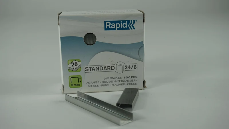 Doos a 5000 nietjes zilverkleur Rapid