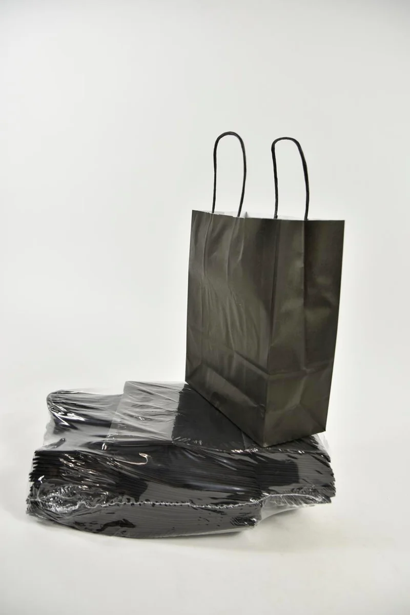 Draagtas matzwart kraft 18+8x22cm a 50 stuks gedraaid handv.