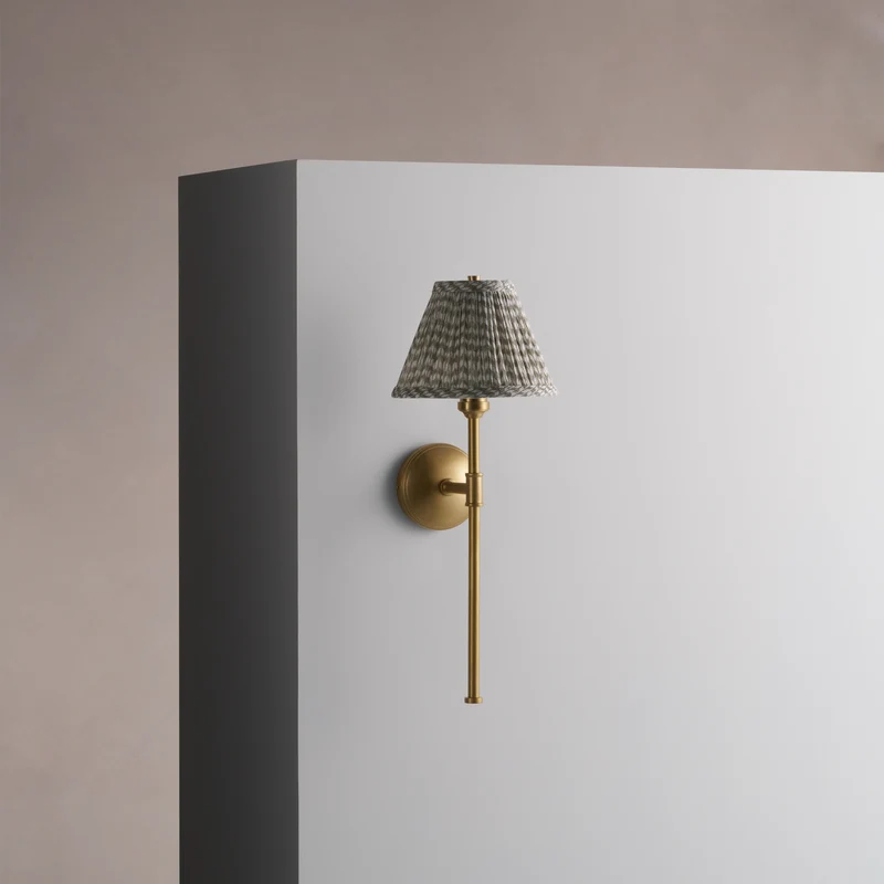 Cotswold Wall Light Pleated Moss Green – Antique Brass