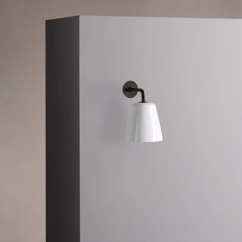 Richmond Small Wall Light Fine Porcelain – Bronze