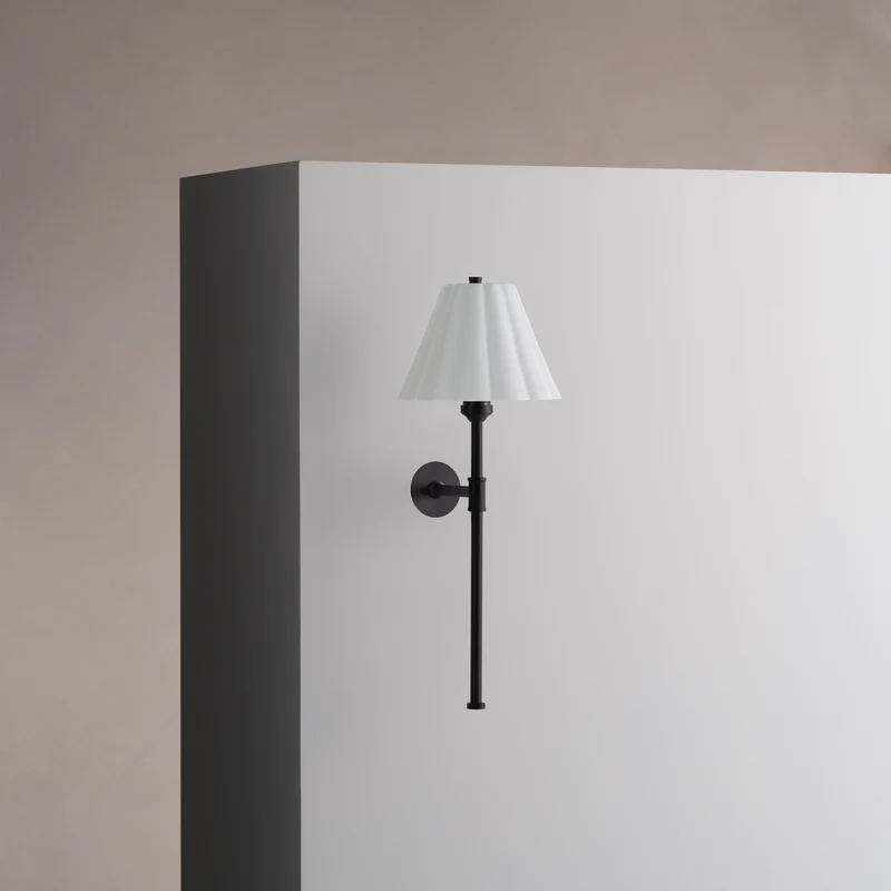 Cotswold Small Wall Light Fine Porcelain – Bronze