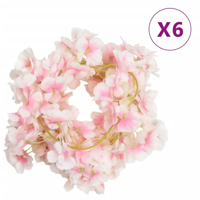 Kransen en slingers met bloemen voor een romantische feestdecoratie