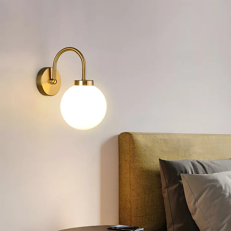Vintage Wandlamp met Glazen Bol en Warme LED Verlichting