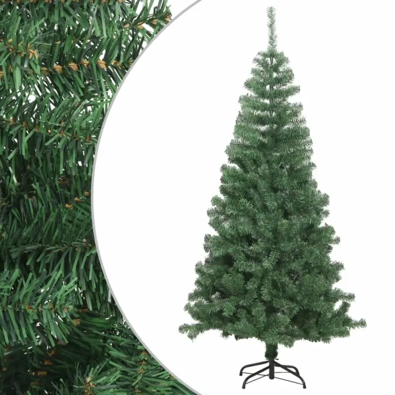 Volle Kerstboom met Natuurlijke Schoonheid en Rust