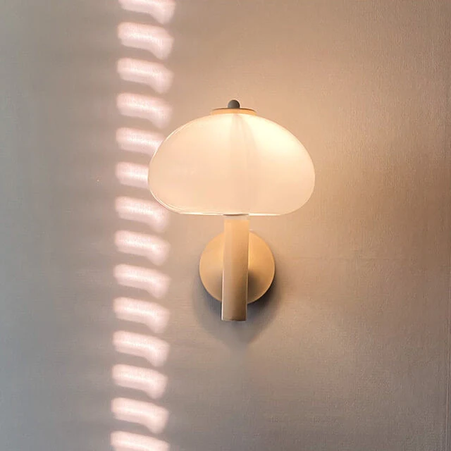 Moderne Wandlamp van Glas en IJzer – Milk White