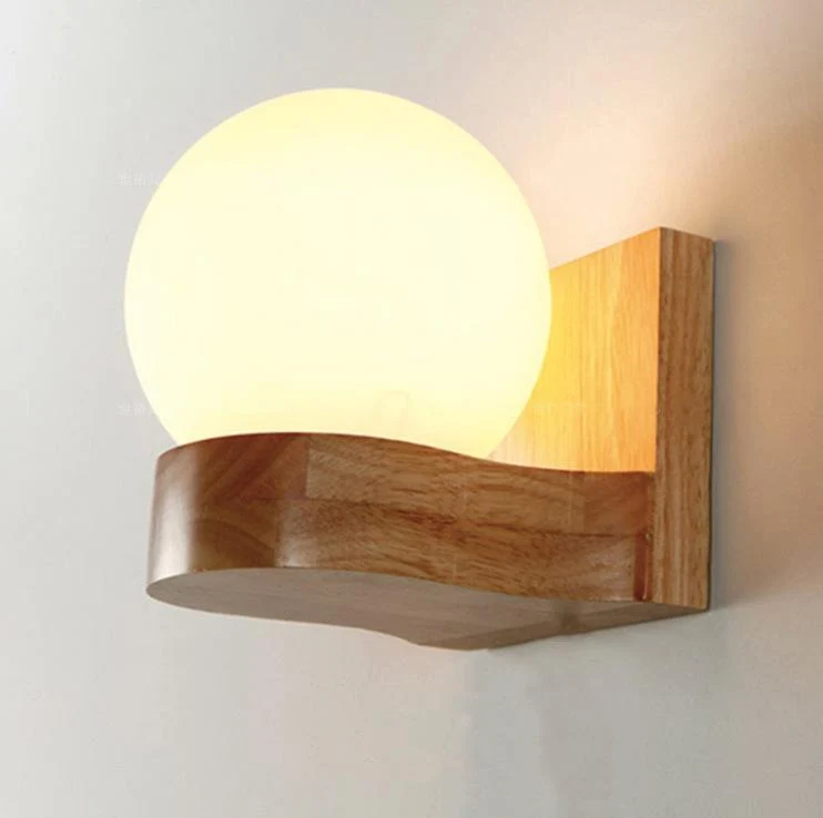 Moderne Houten Wandlamp met Glazen Kap