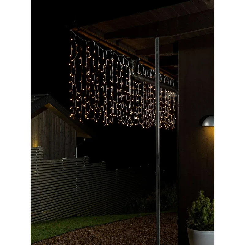 LED Lichtervorhang mit weißen Globes 400 Warmweiße Dioden IP44