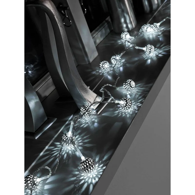 LED Dekolichterkette kleine silberfarbene Metallbälle 10 Kaltweiße Dioden batteriebetrieben