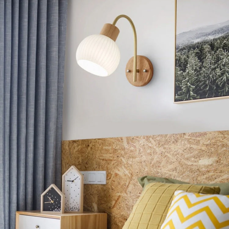 Minimalistische Wandlamp Van Rubberwood En Glas | Moderne Wandlamp Met Gouden Afwerking