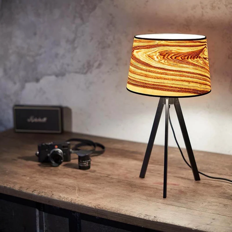 Dreibeintischlampe Attica 60cm Esche