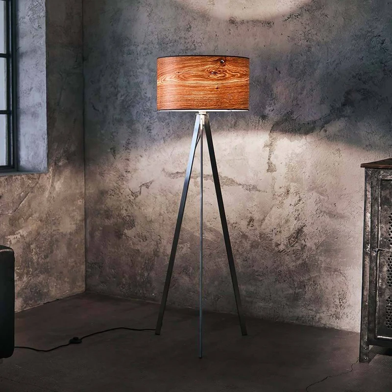 Dreibeinstehlampe Atticus 150cm Deutsche Eiche