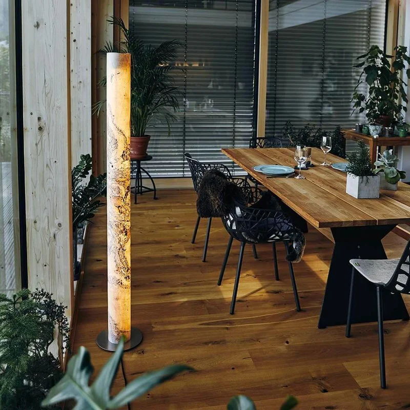 LED Stehleuchte Columna aus Stein Weißperle
