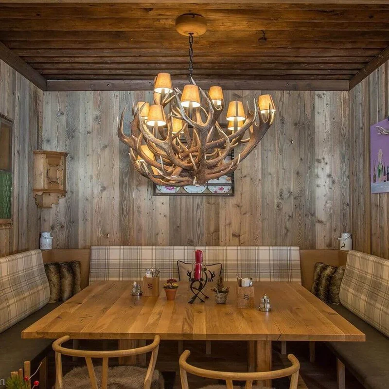 Chalet Geweihleuchte Ø 120cm mit Schirmchen