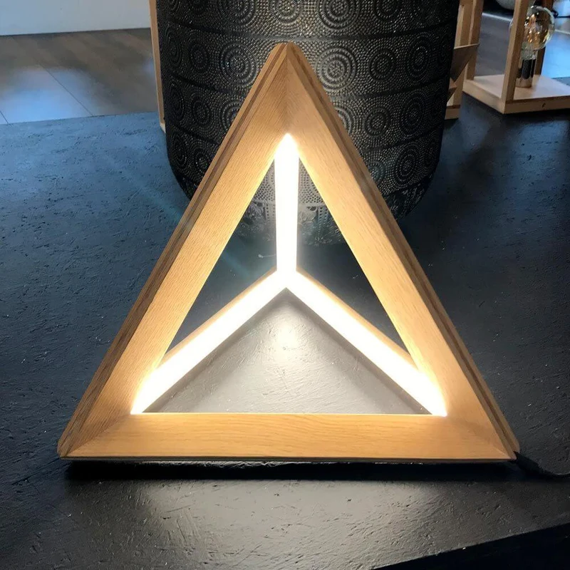 LED Tischleuchte Trigonon 2500lm Eiche-Geölt
