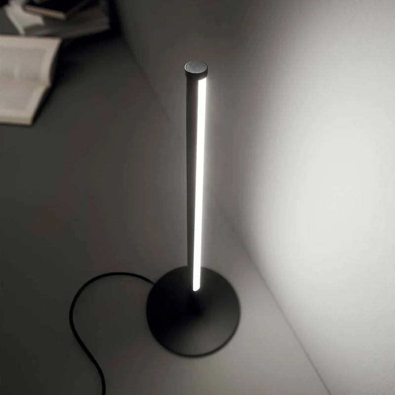 Yoko LED Tischleuchte Metall