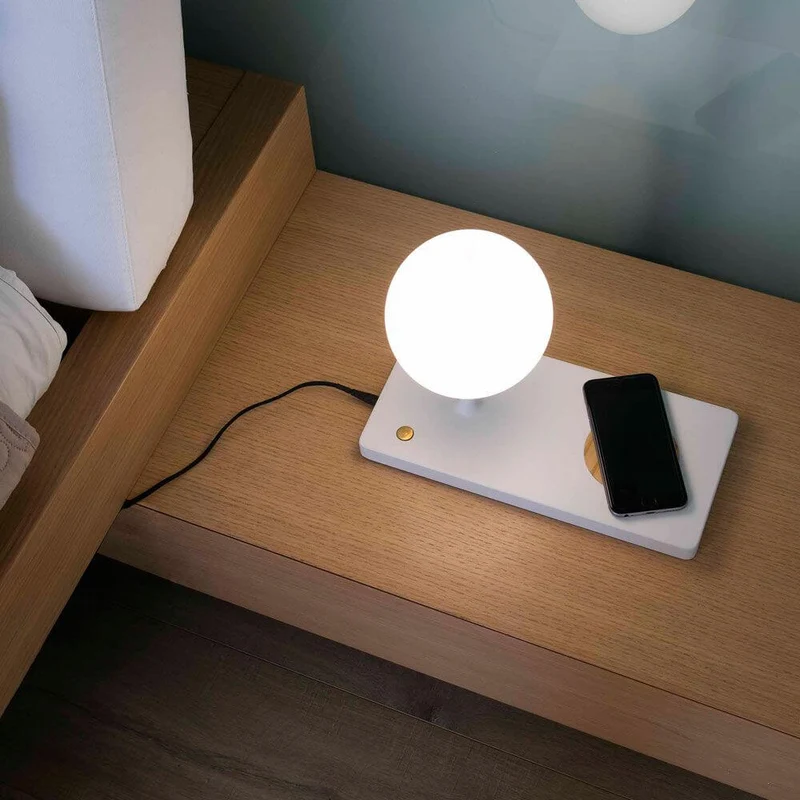 LED Tischleuchte NIKO mit induktiver Handy Ladestation
