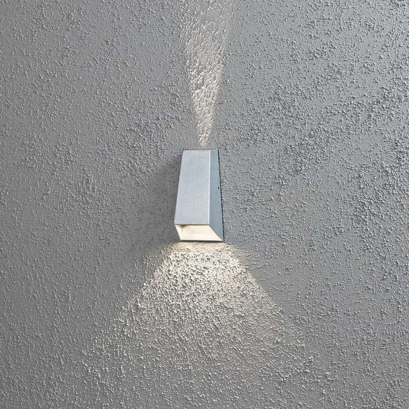 Imola LED Außen-Wandleuchte mit doppeltem Lichtkegel Grau