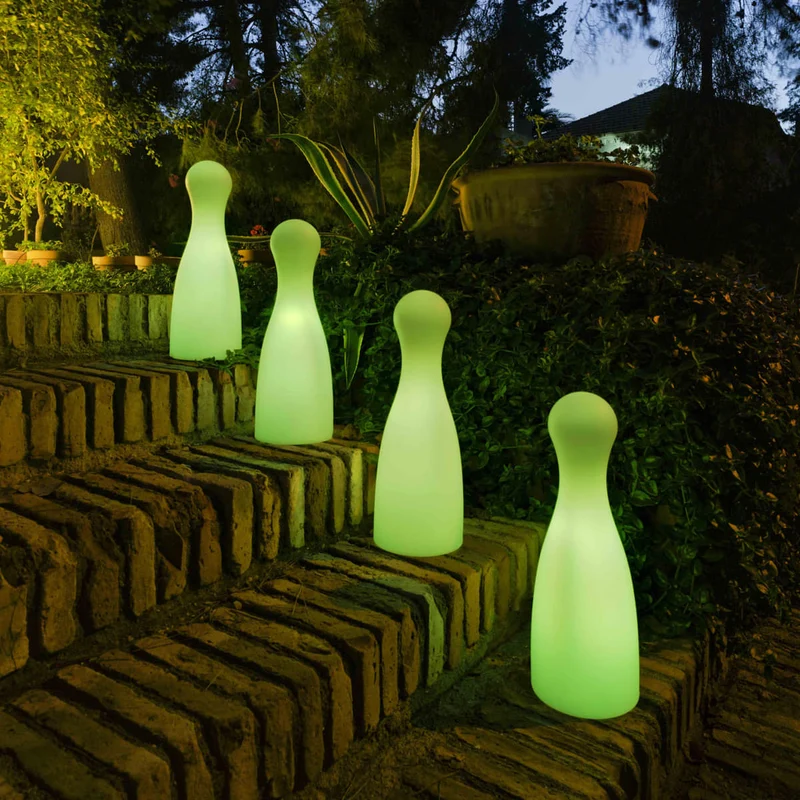 LAMP IN DE VORM VAN EEN BOLO POL